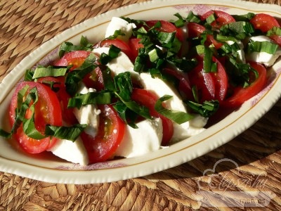 Tavaszi saláta - paleo mozzarella