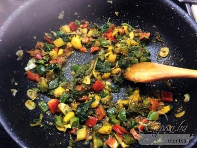 Vöröslencse curry spenóttal