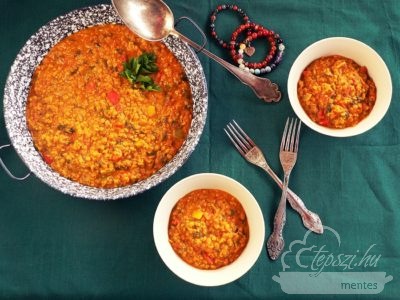 Vöröslencse curry spenóttal